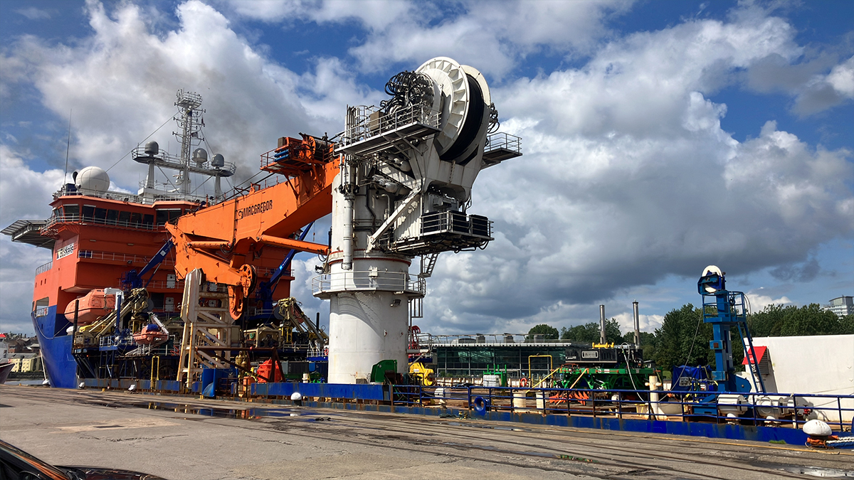 Offshore project decommissioning anchor piles north sea
